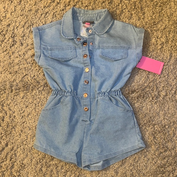 Vince Camuto Other - NWT Vince Camuto Denim Romper (S)
